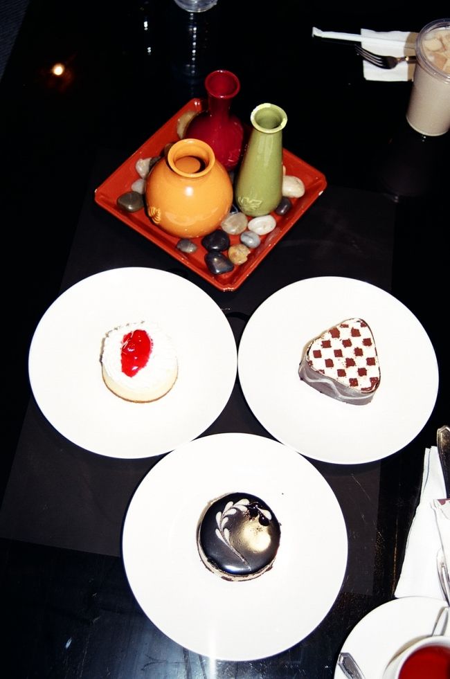 ホテルの入り口にあるインターネットカフェ<br />「COFFEE.COM」では日本語対応のパソコンがあります。<br /><br />ケーキもおいしいっ！