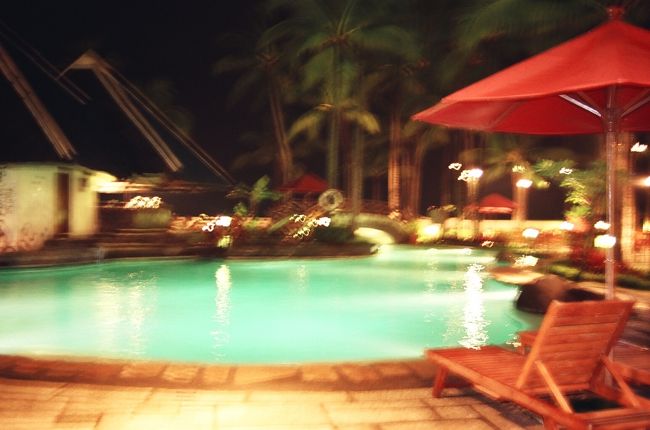 フィリピンプラザホテルです。<br />マニラ１広いプールが自慢。