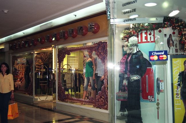 マカティにあるグロリエッタ。<br />広すぎます。