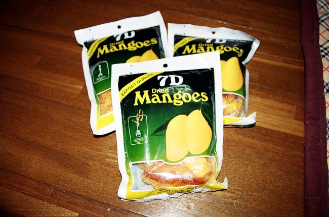 お土産にオススメ。<br />ドライマンゴー<br /><br />フィリピンにいる間なら<br />絶対に生のマンゴーを食べて下さい！<br />日本で食べるマンゴーと味が全然違いますっ！