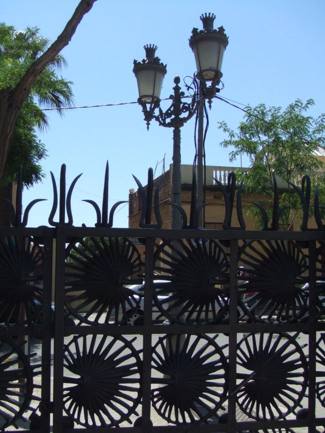 グエル公園正門のおしゃれな門