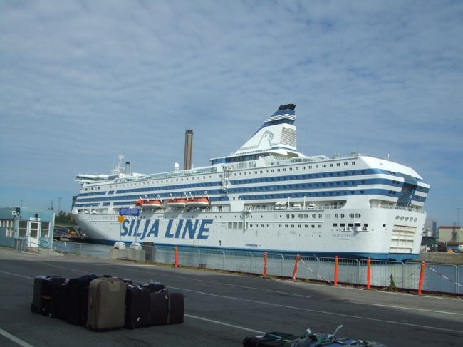 今夜はスウェーデンの首都ストックホルムまで、船の旅。「シリヤライン」に乗船です。