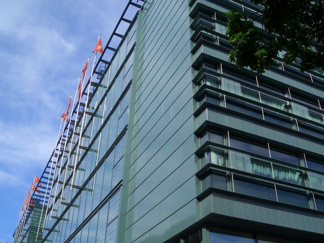 ホテル外観。<br />かっこいい。<br />ヘルシンキは古い建物と新しい建物のミックス。