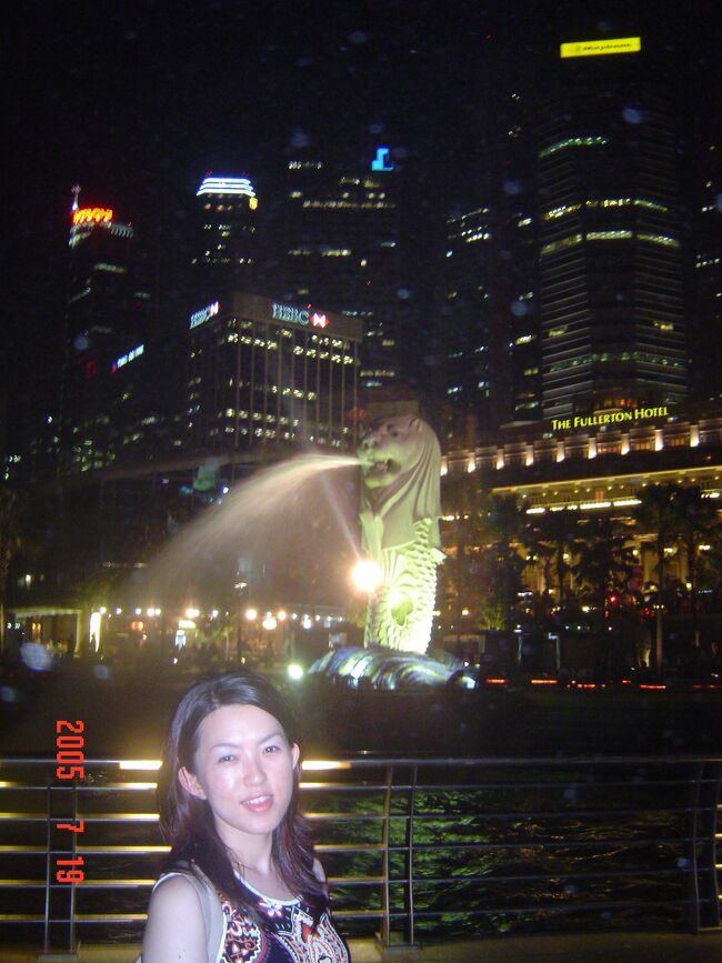 ライオンと最後の記念撮影（顔に疲れが･･･）