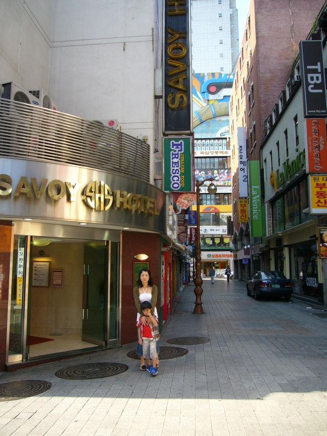 静か〜な明洞の朝　ここが昼近くなるとすごい人