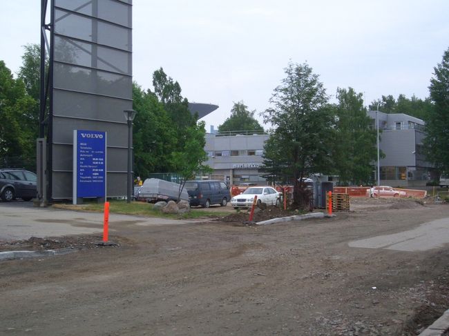 方向音痴の私たち･･･<br />歩き初めから間違えた。<br />人が少なくなる前に、街の人をつかまえて<br />軌道修正を繰り返し･･･<br />見えてきましたmarimekko。<br />見過ごしそうじゃない？