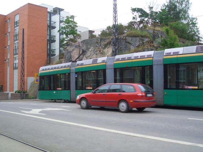 新しいデザインのトラム。<br />古い方が味があるかな。