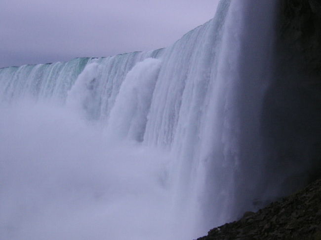 下から撮った写真です。<br /><br />う〜ん、やはり凄いです。