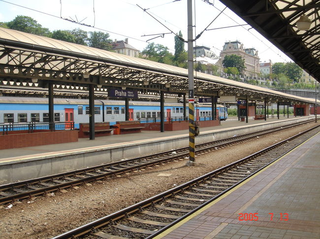 プラハ本駅のプラットホーム。