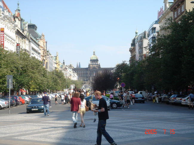 プラハ随一の繁華街、ヴァーツラフ広場。
