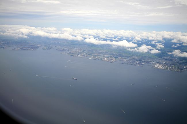 　東京湾には、船が一杯です。<br />向こうに見えるのは、市原市あたりでしょうか？