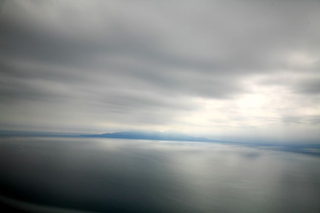 　ぐる〜と廻って利尻島が見えます、やはり天気悪そう？