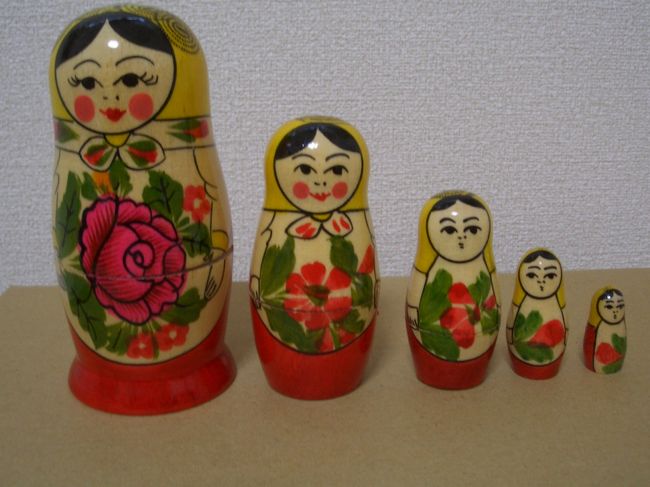 タリンにて。<br />欲しかったの。<br />マトリョーシカ。<br />なんか野沢直子さんのようですが。<br />一番小さい子はもうこけしに似てます。<br />数が多いほど高いって感じ。