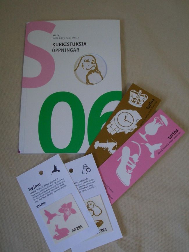 ヘルシンキにて。<br />キアズマの企画展グッズ。<br />パンフはスウェーデン語。<br />中の構成もとってもかっこいい。