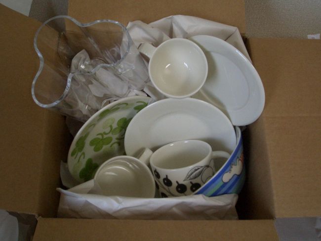 ヘルシンキ　ARABIA ファクトリーショップにて。<br />いろいろ買っちゃいました。<br />これでもお客さんの中では少ない方。