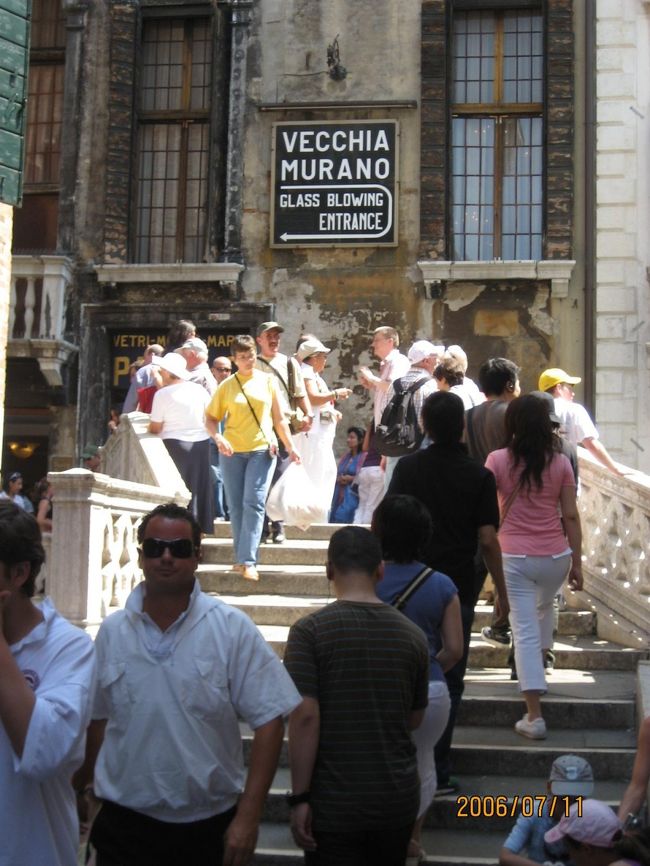 ベネチアングラスのお店ものぞいときましょう。