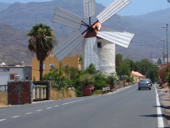 Mogan。プエルトデモガンから内陸に入ったところにある典型的な田舎町。　