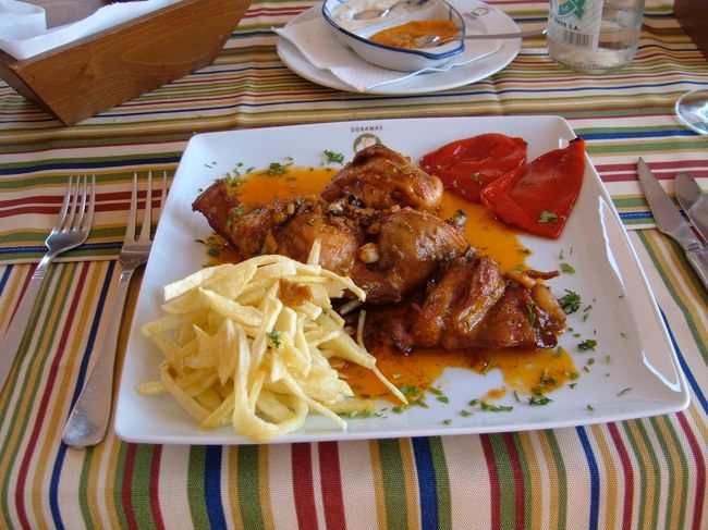 グランカナリア名物のウサギのステーキ。　チキンのような風味です。