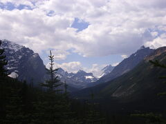 エディス・キャベル山へ　Mt. Edith Cavell

ウィスラーズ山から20分ほどのエディス・キャベル山へ向かう