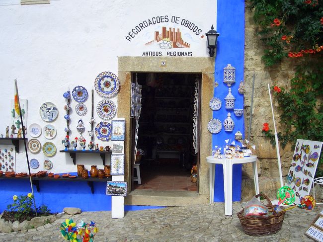 お土産屋さんもけっこうありました。