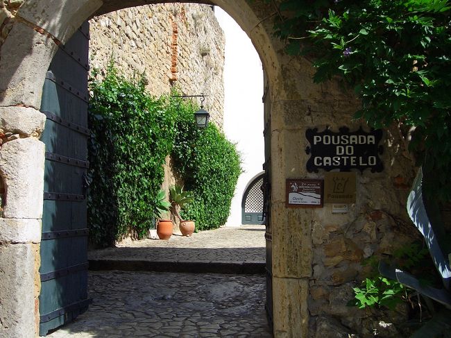 オビドスのPOSADA DO CASTERO<br />ポサーダとはお城や修道院などを国営のホテルにしたもので、とっても人気が高いらしい。そ〜いわれると泊まってみたい・・。