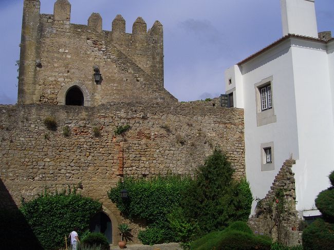 確かにお城にホテルがくっついている感じ。