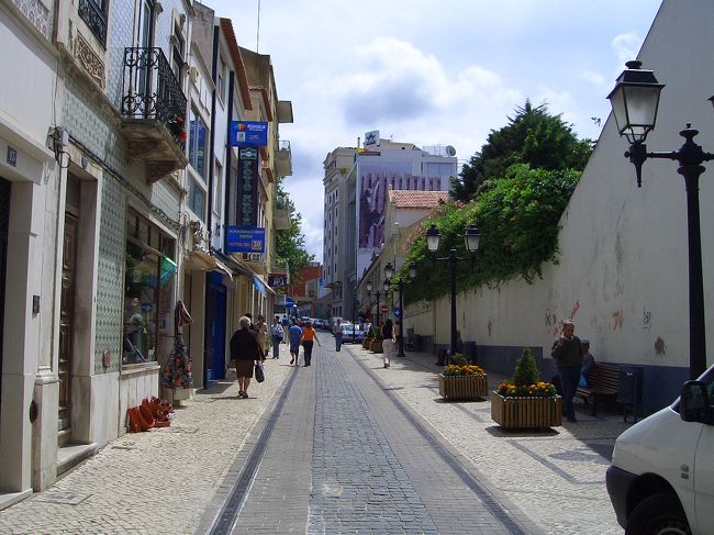 2006年6月26日11：45　オビドスを出発してから約40分でアルコバサに到着。