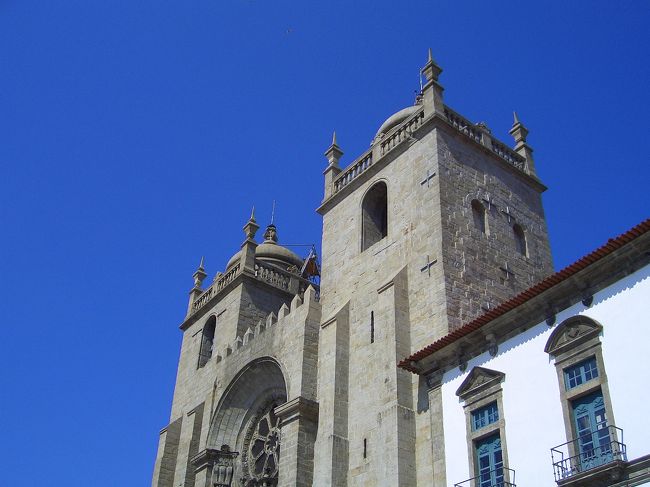 2006年6月27日16：30　ワイン工場見学後はまたもや青空のポルト歴史地区を観光。