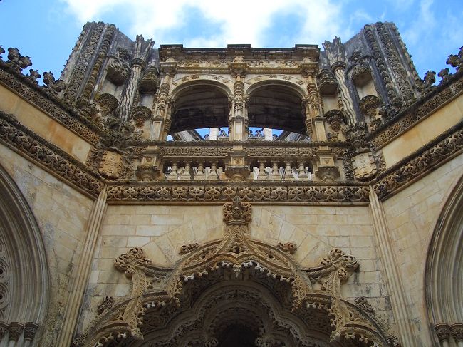 ここには未完の礼拝堂があって、屋根がない礼拝堂でした。おかげでちょっと印象的。