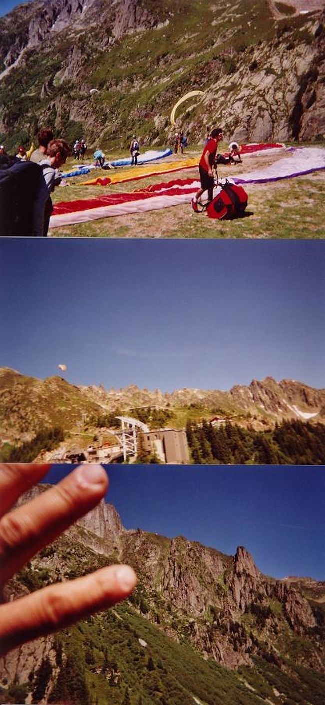 赤い針峰群側も綺麗。それなりの高度なうえ、風を浴びるのでウインドブレーカーくらいは着ていったほうが無難。