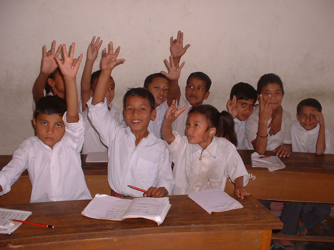 ダラン2<br />聾学校にて<br />みんな元気いっぱい！