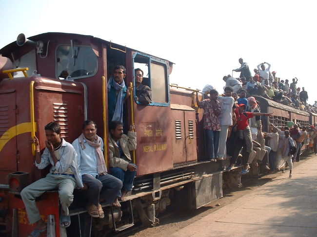 ジャナクプル3<br />ネパールにある唯一の電車<br />インドまで走っています