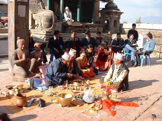 ネパール式結婚式<br />何か面白い