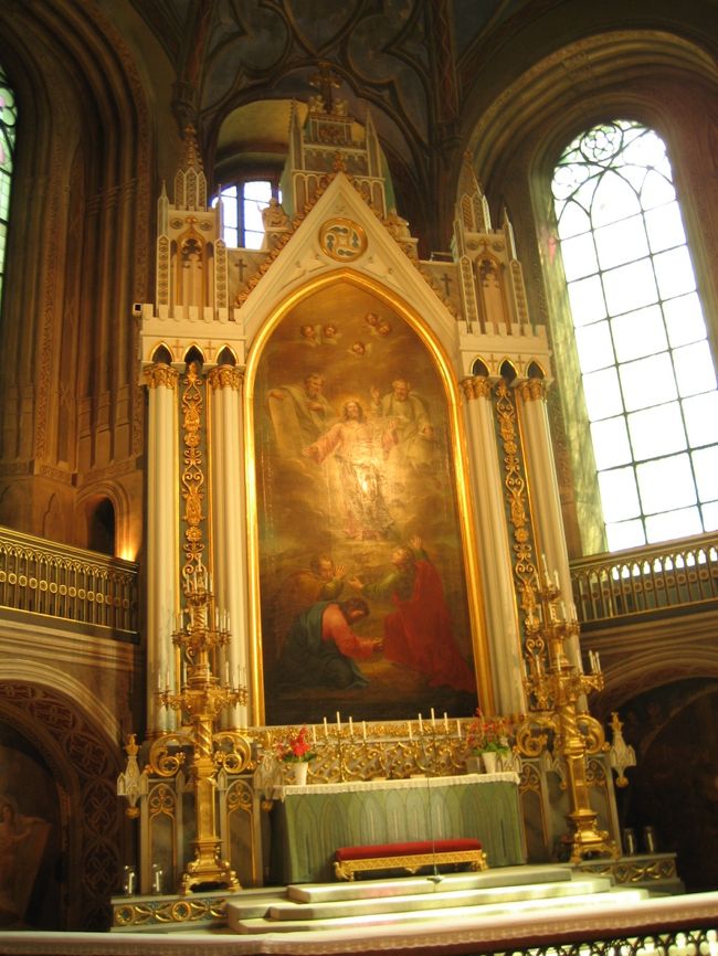 この大聖堂はフィンランドで最も由緒ある教会とされているとガイドブックにありました。<br />祭壇が美しいです☆