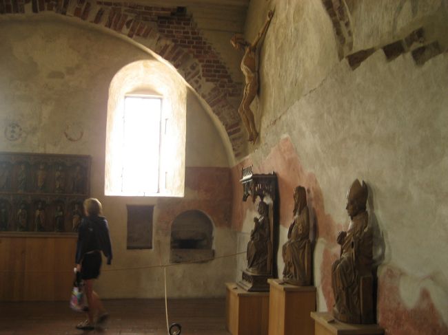 現在トゥルク城の中は歴史博物館として公開されています。壁に打ち付けられているキリストの像が気味悪い。