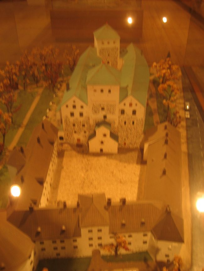 現在のトゥルク城の模型です。<br />城の裏側が港になります。