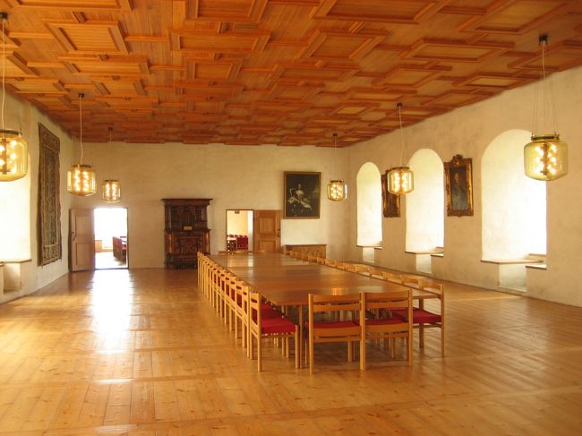 見事なバンケットホールです。<br />たくさんの部屋があり、だんだん歩きつかれてきました。予想よりもはるかに見所があり、最初はゆっくりで、だんだんペースをあげました。階段を登ったり、降りたりするので、体力があるときにどうぞ。