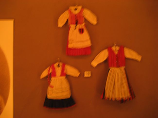 かわいらしい衣装も展示されていました。<br />同じフィンランドでも縦長のため、服装にもかなり地域差があるようです。