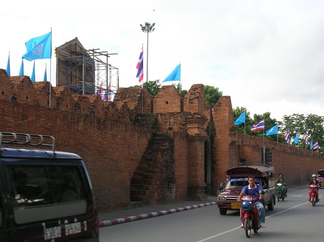 ターペー門<br /><br />ここを観光の拠点にしていました。泊まっていたホテルの目の前です。