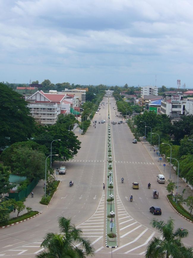 ラーンサーン通りをパシャリ。<br />突き当たりは迎賓館になります。