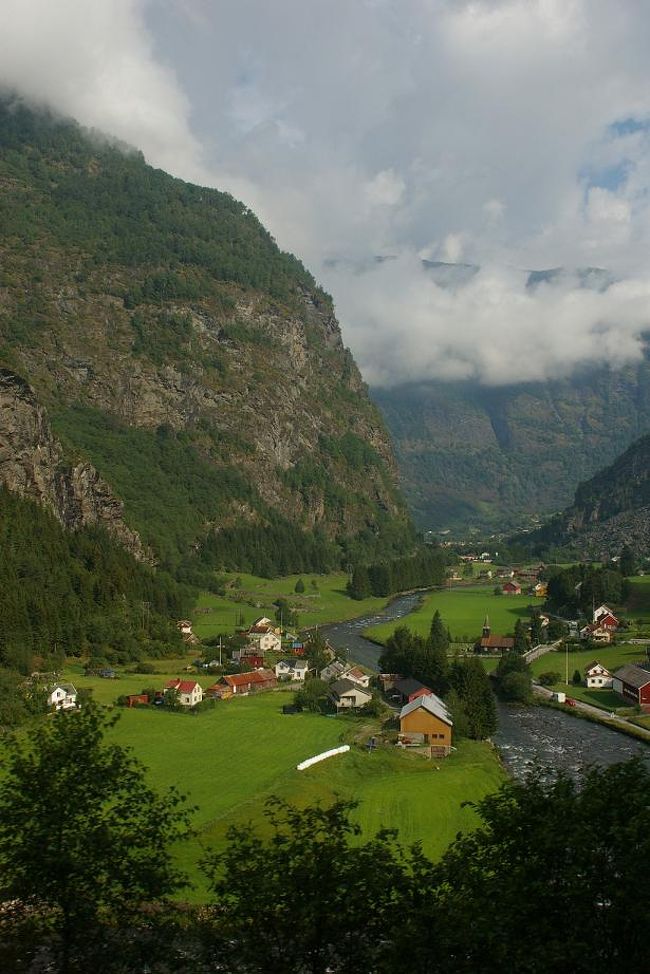 車窓から。<br />昨日と同じ景色だけど、かなり余裕もって見られました。