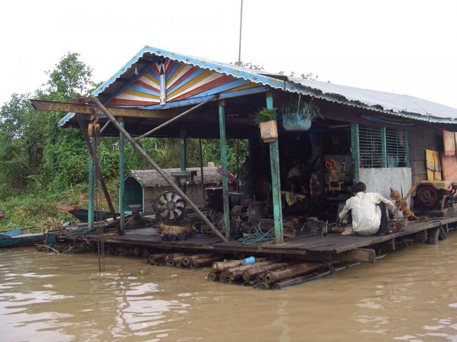 毎日観光客に生活覗かれていいんかいな。。。
