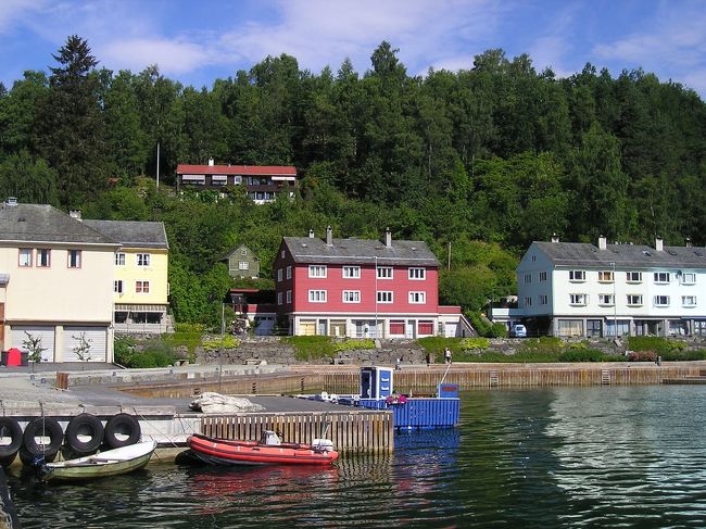 船着場からバス停周辺の眺め