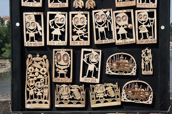 カレル橋とこの絵柄見れば気付く人がいるかな、、