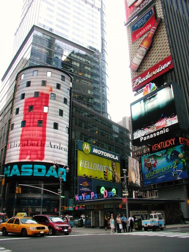 ネオンに感動　大都会へ来た田舎もん丸出しって感じでした(^。^)