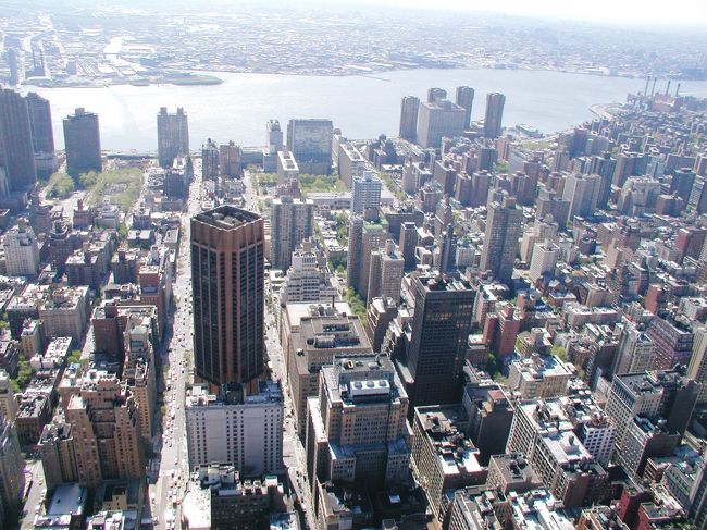 ４日目　朝食を終えウォーキングがてらにエンパイア・ステイト・ビルへ　朝一だったので混雑することも無くて良かった