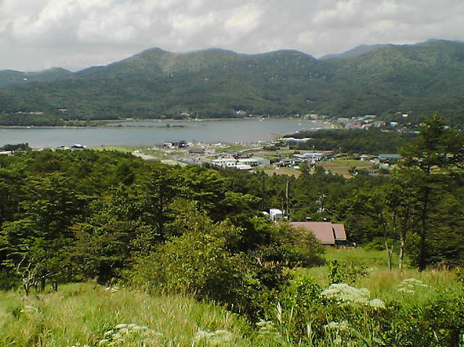 山中湖の向こうに本来なら富士山が見える・・