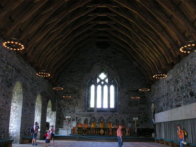 ホーコン王の館<br /><br />館内は大きなホールになっています。