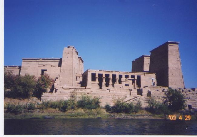 ボートから見たイシス神殿。