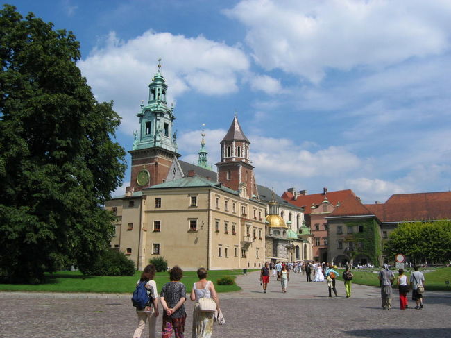 ヴァルヴェル城<br />塔に鎖をつかまりながら登る。<br />全部木で出来ているから迫力がある。<br />上からの絶景も必見